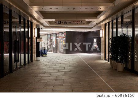 LINKS UMEDAの１階通路（無人） 60936150