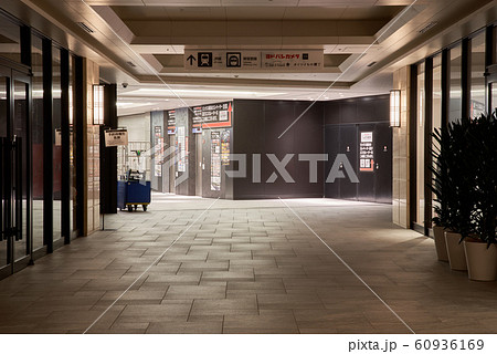 LINKS UMEDAの１階通路（無人） 60936169