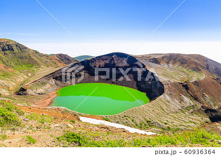 宮城_蔵王御釜の絶景 60936364