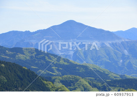 武甲山(埼玉県秩父市・横瀬町) 武甲山(埼玉県秩父市・横瀬町) 60937913