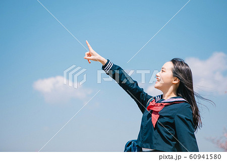 高校生　青空 60941580