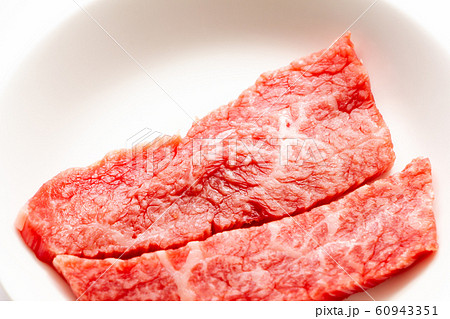 焼肉用牛肉。国産牛上カルビ。 焼肉用牛肉。国産牛上カルビ。 60943351