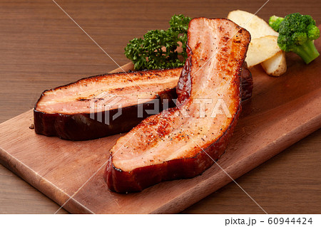 厚切りベーコンのソテー 60944424