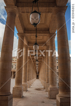 Pathway with marble colonnade at the Palais-Royal in Paris Pathway with marble colonnade at the Palais-Royal in Paris 60946801