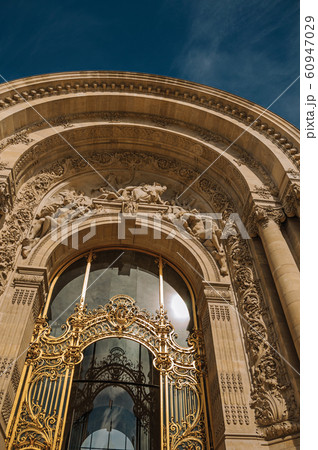 Golden gate and arch at the Petit Palais in Paris Golden gate and arch at the Petit Palais in Paris 60947029