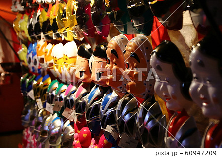 夜店のお面屋 60947209