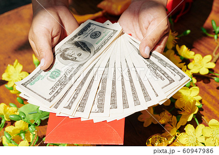 Money for Tet holiday 60947986