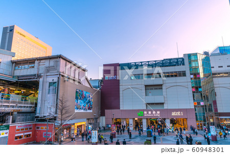 日本の東京都市景観　秋葉原駅などを望む 60948301