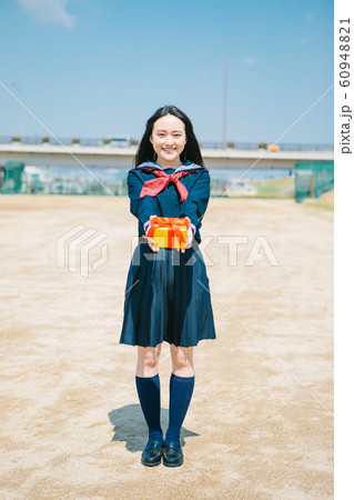 女子高生 バレンタイン 女子高生 バレンタイン 60948821