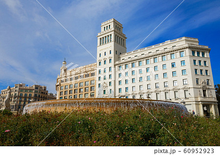 バルセロナ　カタルーニャ広場のIBEROSTAR ホテルと周囲の景観 60952923
