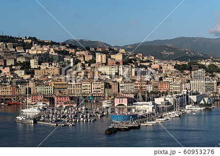 イタリア ジェノヴァの街並み 60953276