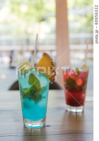 窓際のカクテルジュース 窓際のカクテルジュース 60956332
