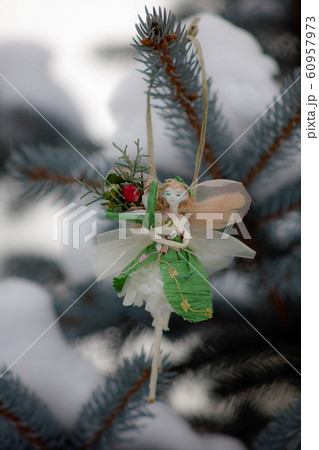 花の妖精 60957973