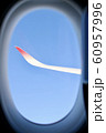 飛行機の翼 60957996