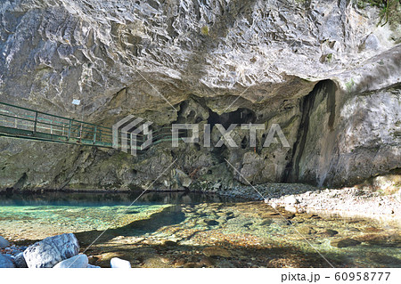 【洞川 蝙蝠の岩屋】 奈良県吉野郡天川村大字洞川 60958777