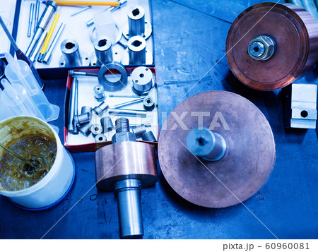 管 発掘 ネジ 60960081