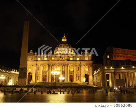 バチカン・サンピエトロ大聖堂 夜景 / St. Peter's Basilica, Vatican バチカン・サンピエトロ大聖堂 夜景 / St. Peter's Basilica, Vatican 60962096
