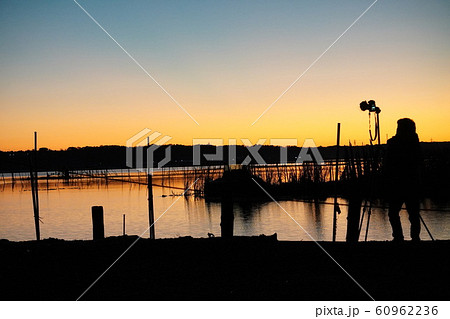 「マジックアワーのカメラマン」 60962236