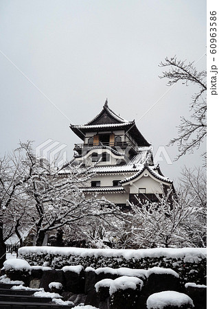 犬山城　雪の犬山城　冬の犬山城　犬山城の雪景色　犬山城の冬景色　国宝犬山城 60963586