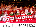 クリスマス市のクリスマスオブジェ 60966808