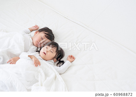 子供 お昼寝 子供 お昼寝 60968872