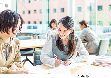 学生 キャンパス 撮影協力「近畿大学」 学生 キャンパス 撮影協力「近畿大学」 60969035