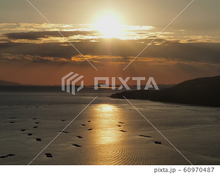 万葉岬から見る播磨灘の夕景 万葉岬から見る播磨灘の夕景 60970487