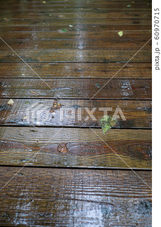 濡れた板床 濡れた板床 60970715