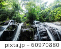 山の中の滝 60970880