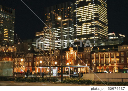 夜の東京駅 60974687