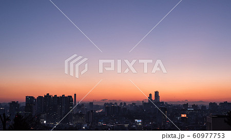 高層ビル タワー ランドマーク 60977753