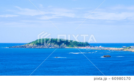 東尋坊から見る雄島 東尋坊から見る雄島 60980170