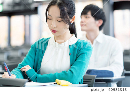 学生　授業　撮影協力「近畿大学」 60981318