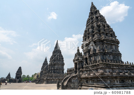 プランバナン寺院群の風景 60981788
