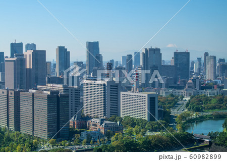 日本の東京都市景観 霞が関の官庁街などを望む(奥に富士山) 日本の東京都市景観 霞が関の官庁街などを望む(奥に富士山) 60982899