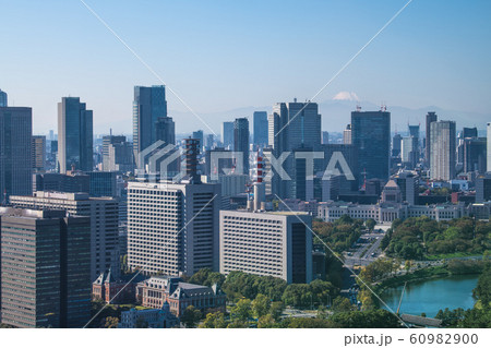 日本の東京都市景観 霞が関の官庁街などを望む(奥に富士山） 60982900