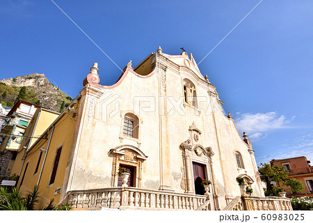 イタリア　シチリア島　タオルミーナ　サンジュゼッペ教会　タウロ山 60983025
