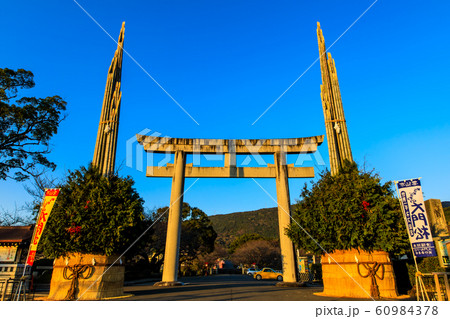 橘神社大門松の夕景 【長崎県雲仙市】 橘神社大門松の夕景 【長崎県雲仙市】 60984378