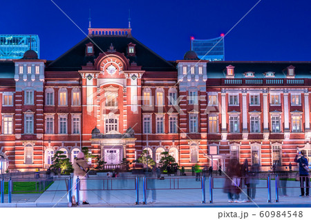 東京駅　駅前夜景 60984548