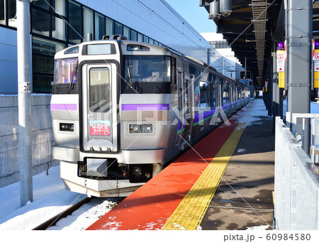 北海道北斗市新函館駅ではこだてライナーの冬の風景を撮影 北海道北斗市新函館駅ではこだてライナーの冬の風景を撮影 60984580