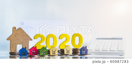 House model and wood block 2020. House model and wood block 2020. 60987283