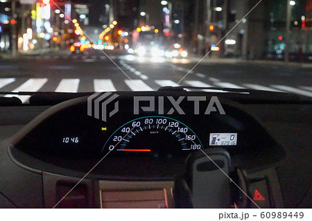 夜間のドライブ 60989449