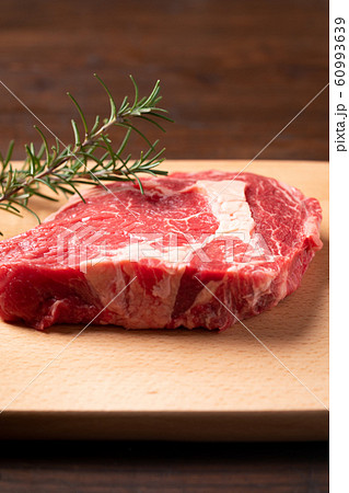 牛肩ロース肉 牛肩ロース肉 60993639