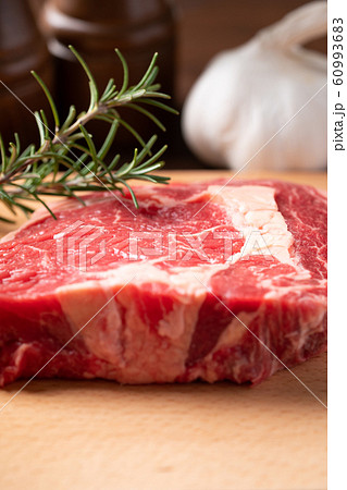 牛肩ロース肉 牛肩ロース肉 60993683