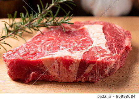 牛肩ロース肉 牛肩ロース肉 60993684