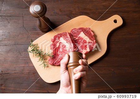 牛肩ロース肉 牛肩ロース肉 60993719