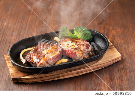 牛肩ロースステーキ 60995810