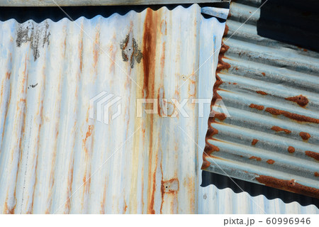 錆びたトタン板 60996946
