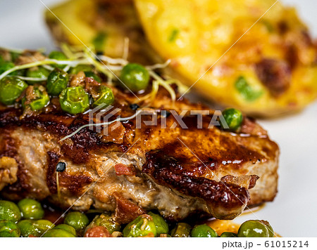 roasted veal entrecote 61015214