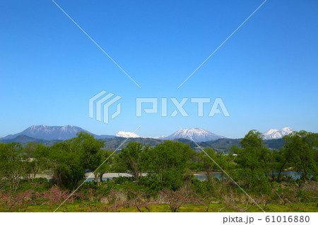 千曲市河川敷と北信五岳 千曲市河川敷と北信五岳 61016880